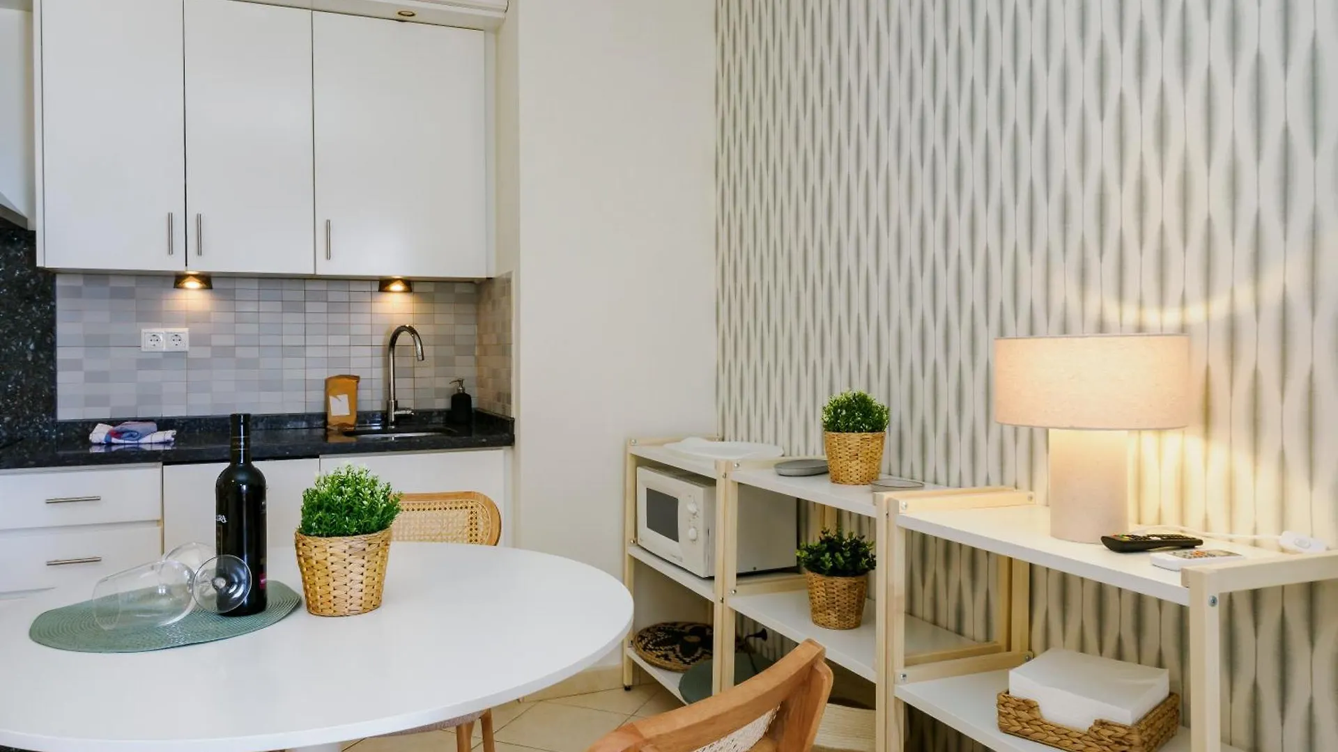 Increible Estudio En Puerto De Cabopino Marbella